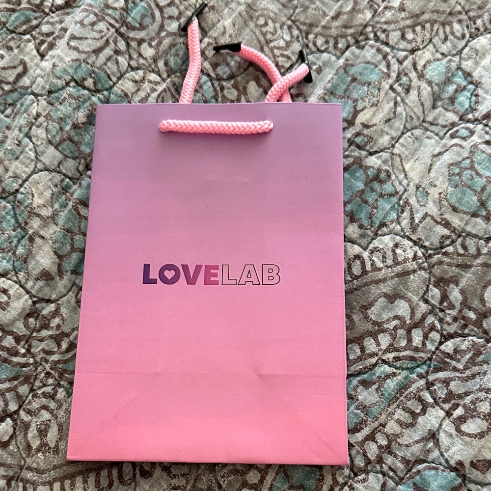 LOVELAB Paper Bag - Picture 1 of 9